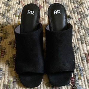 BPCALLUM sued pair of shoes ,  very comfortable with an elegant heel .